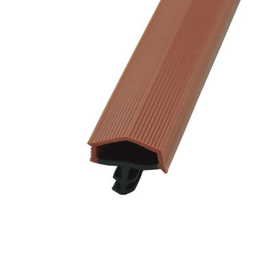 形はゴム製 シーリング ストリップTPEの透き間を塞ぐ赤茶色色の共同突き出た