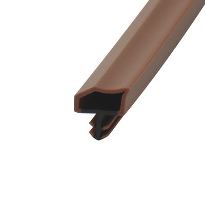 TPEはゴム製 シール ストリップがチーク木色の透き間を塞ぐ木のドアの共同突き出た