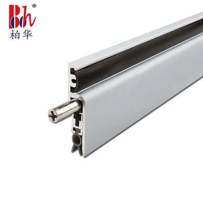 ねじが取付けられた表面を固定したちり止めの自動ドアの最下のシールは透き間を塞ぐ