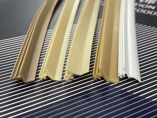 木の幅木のための柔らかいゴム製 ポリ塩化ビニールの天候除去7*4mm