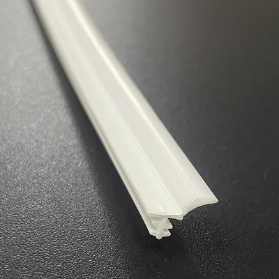 ODM木の幅木のための水密ポリ塩化ビニールの天候除去のシール9.7*9.5mm