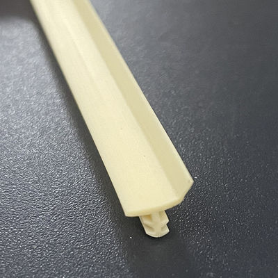木の幅木のための柔らかいゴム製 ポリ塩化ビニールの天候除去7*4mm