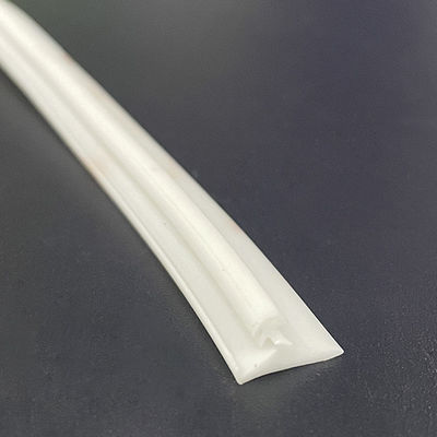 木のワインのキャビネットの本箱の食器棚のドアのためのTPEポリ塩化ビニールの天候除去