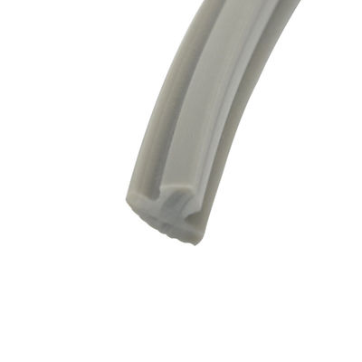 衣服のこつ棒のためのOEMポリ塩化ビニールのゴム製 ストリップ7*5mm