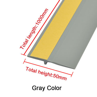 30mmのギャップは証拠のドアの最下のシールのストリップの灰色色に水をまく